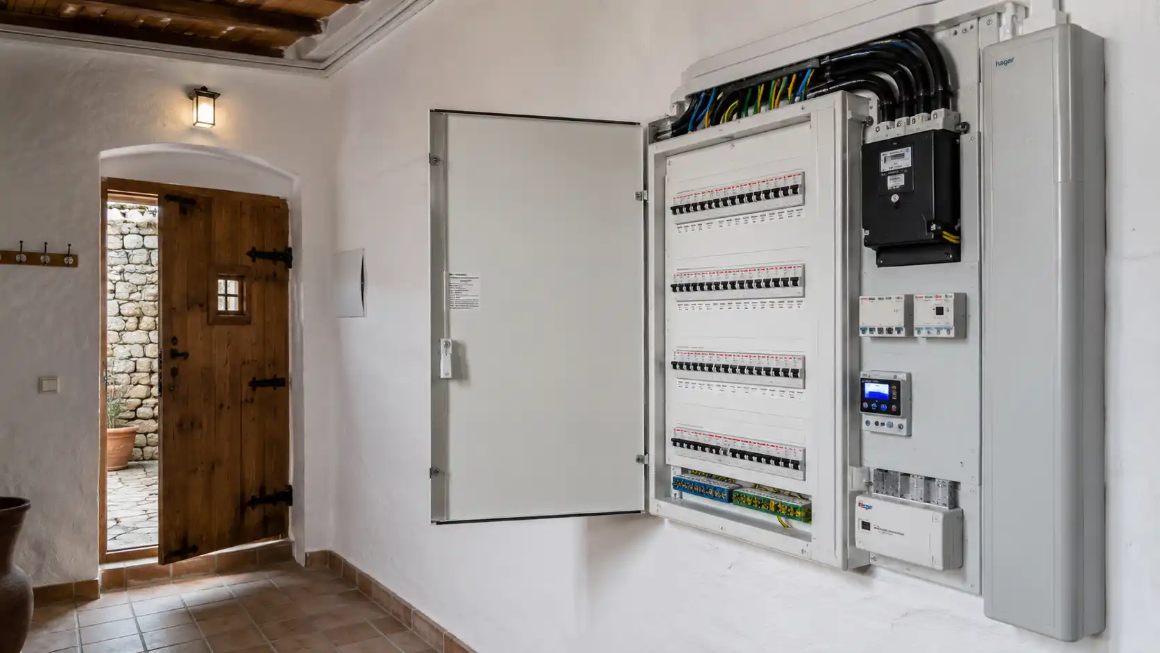 Cuadro eléctrico general legalizado instalado en vivienda rehabilitada
